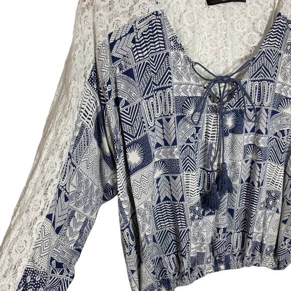 ANTHROPOLOGIE HAZEL Women’s Boho Blue and White Lace Trim Popover Top - Picture 2 of 3